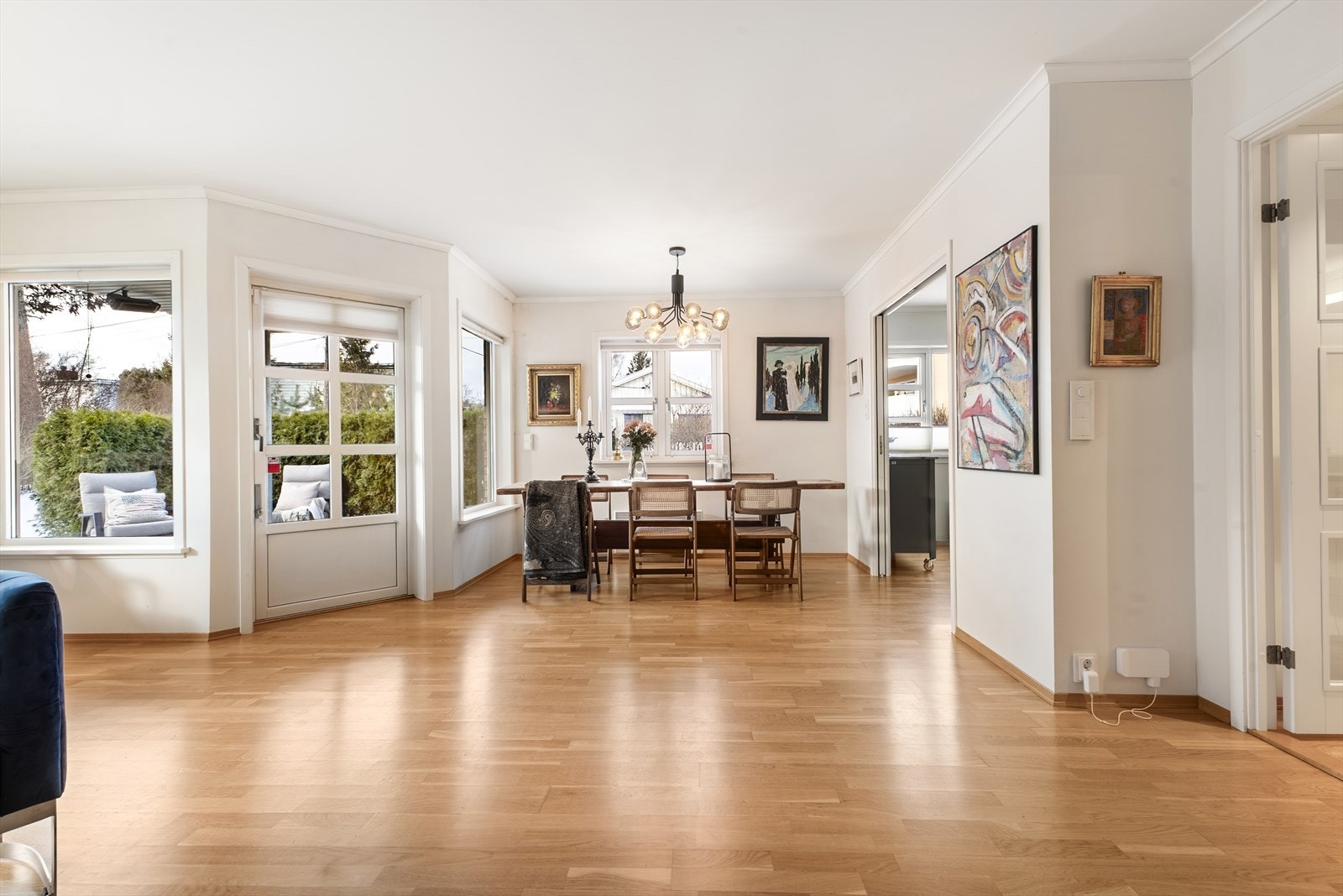 Parkettgulvet gir en varm og helhetlig romfølelse. Galleribilde