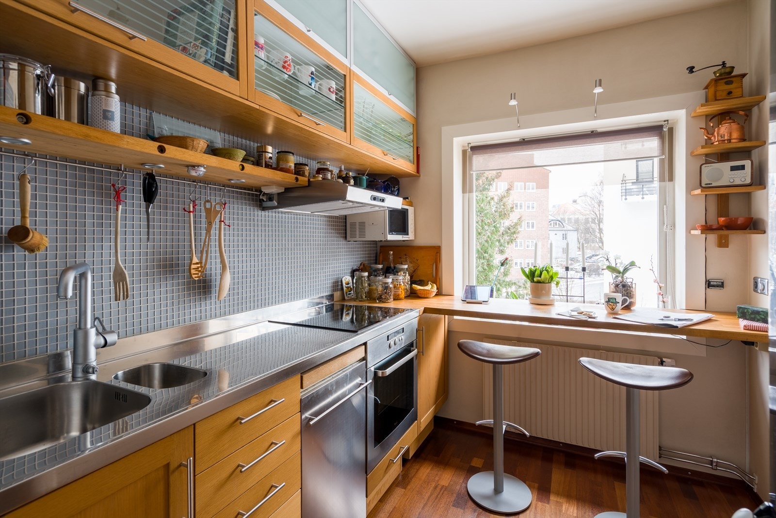 Leiligheten har et separat og funksjonelt kjøkken med gode arbeidsflater. Galleribilde