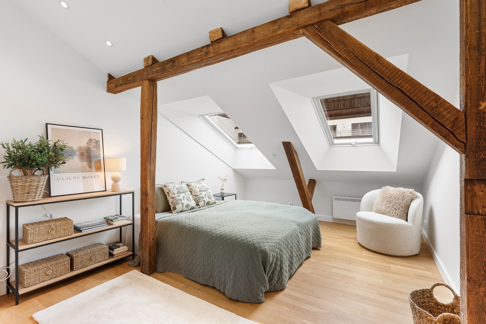 Leiligheten har 2 gode soverom med gode lagringsmuligheter i garderober. Galleribilde