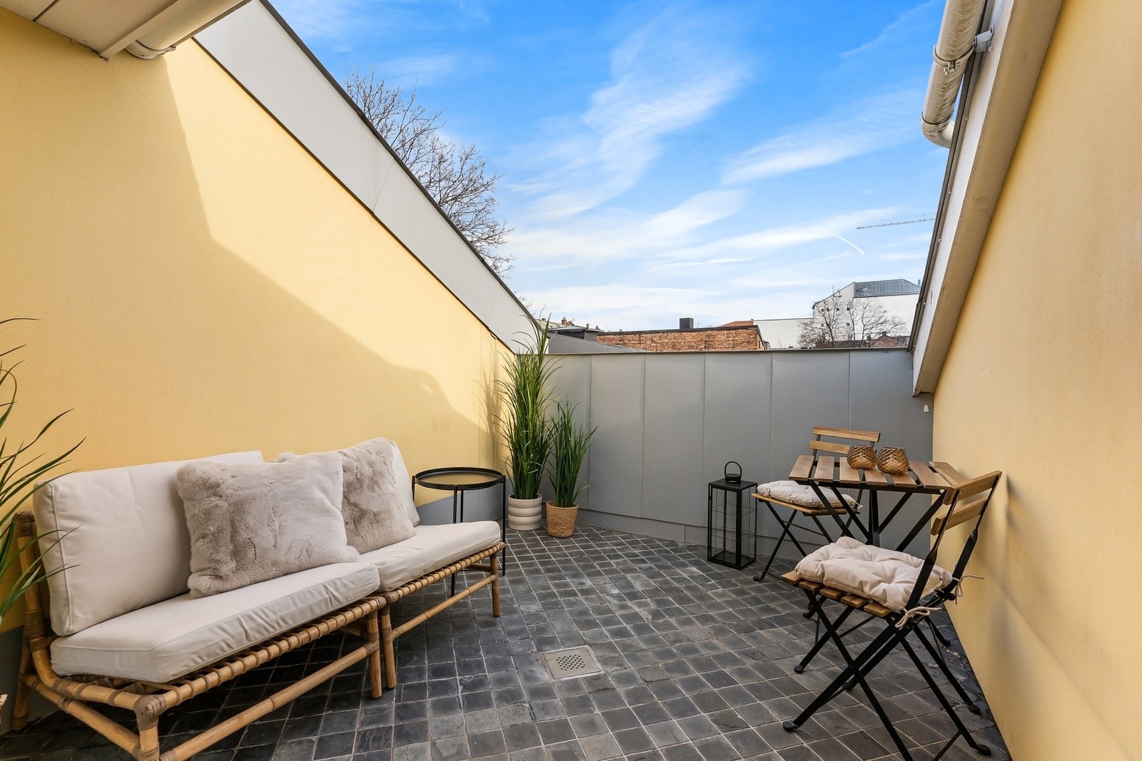 Takterrassen er en herlig privat uteplass og vender mot rolig gårdsrom. Galleribilde