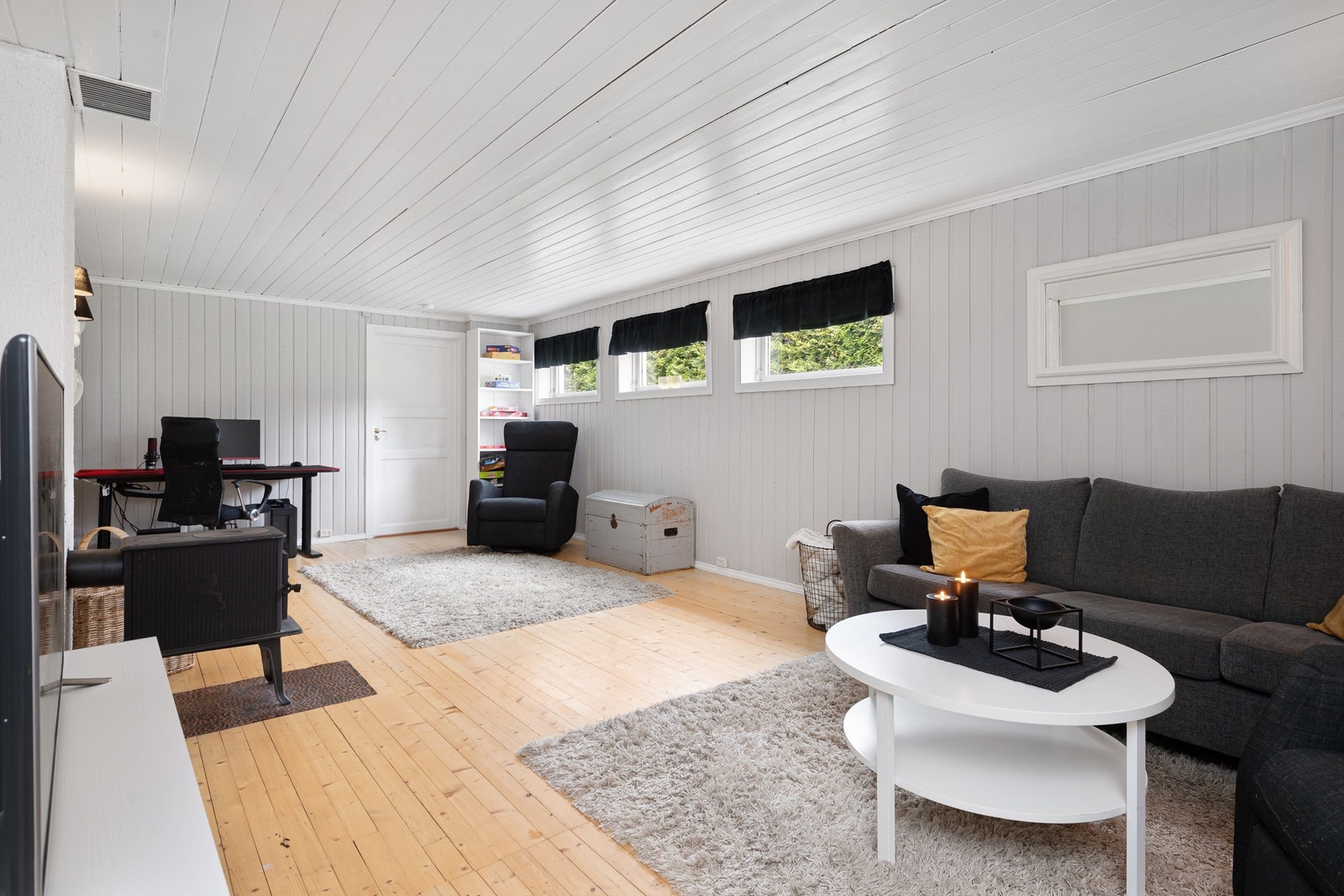 Rom i underetasje brukt som kjellerstue (ikke omsøkt og godkjent). Foto: Espen A. Istad / STUDIO ISTAD Galleribilde