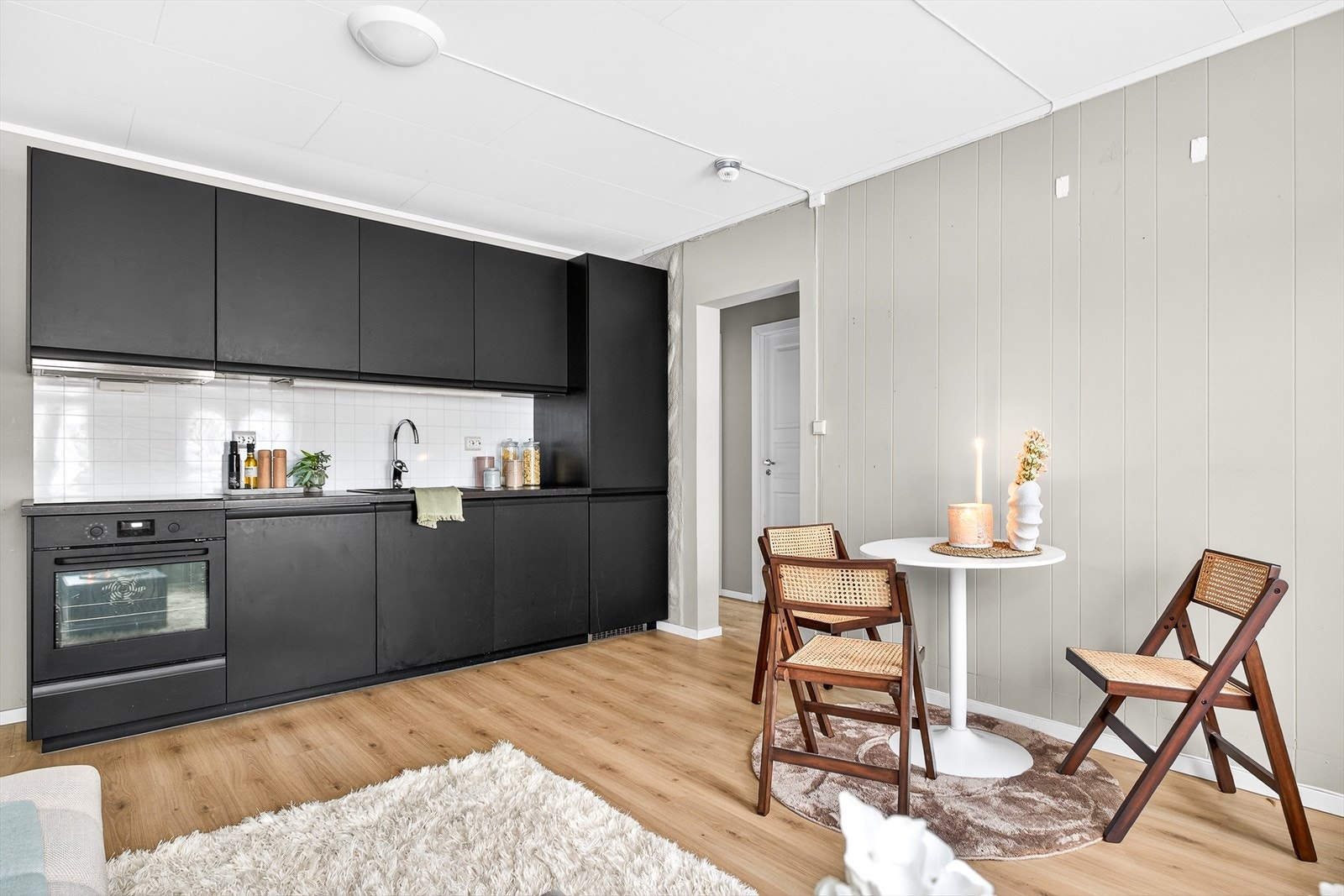 Kjøkkenet er pent oppgradert i 2024 og har fått tilstandsgrad 1 av takstmann Galleribilde