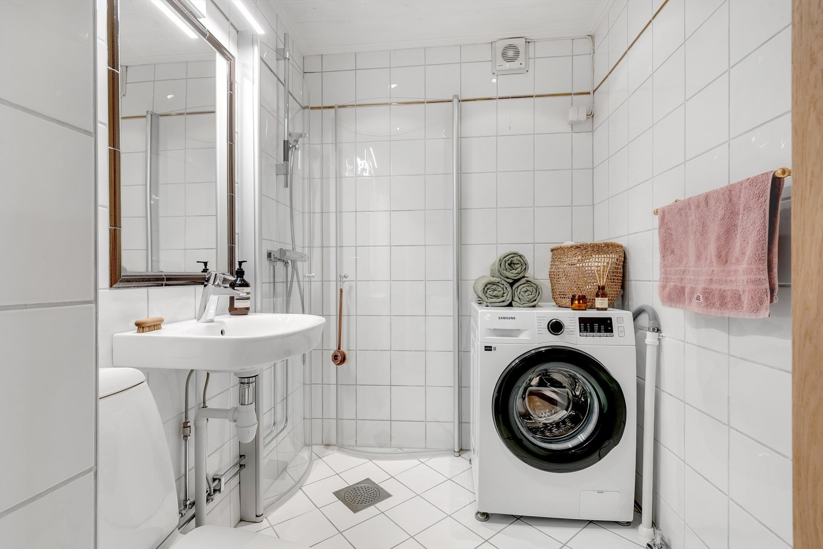 Badet ble rehabilitert i 2003 i regi av borettslaget, med nye overflater og røropplegg. Galleribilde