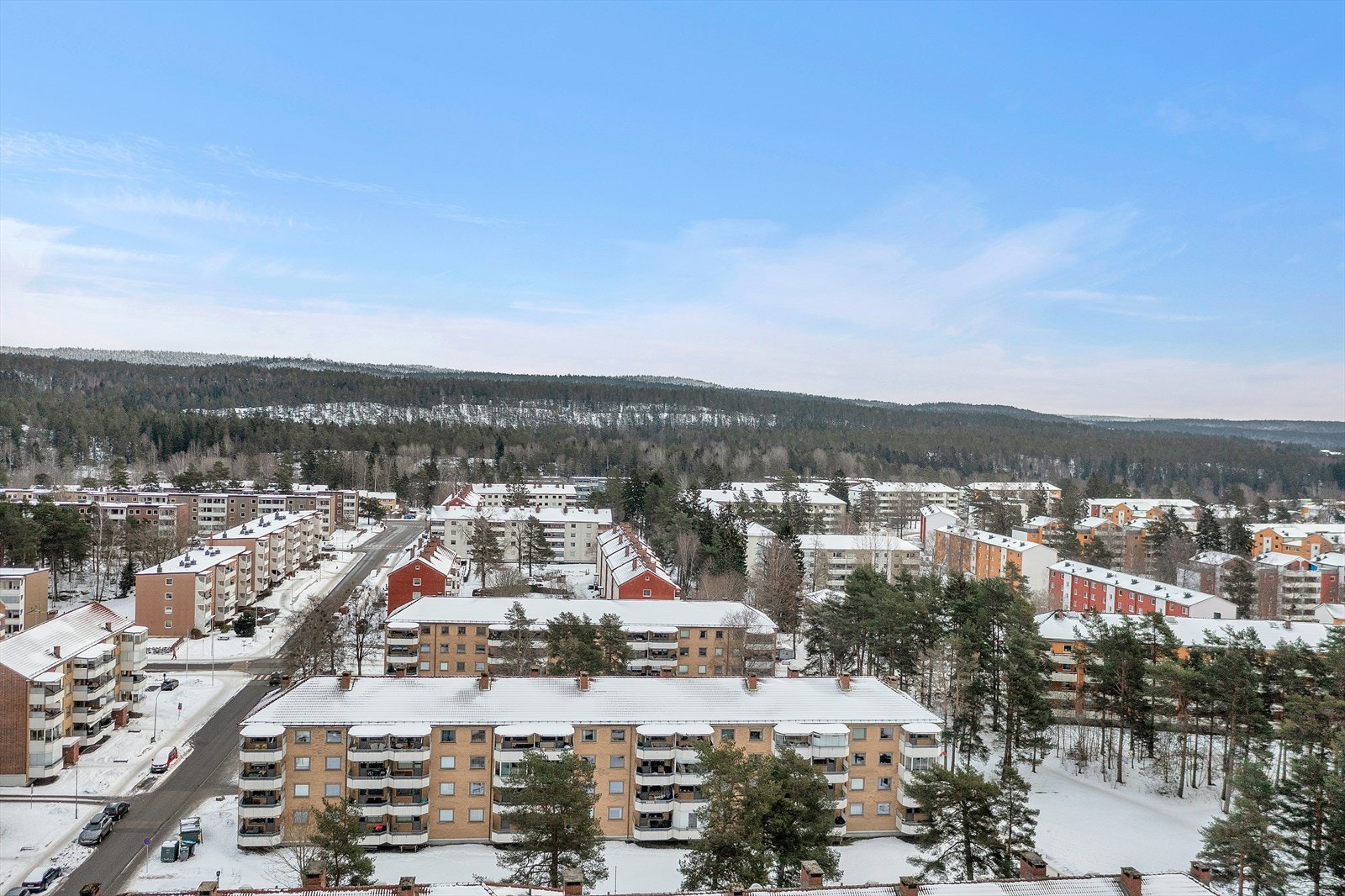 Fra leiligheten er det kort vei til Østmarka, som byr på turmuligheter året rundt. Galleribilde
