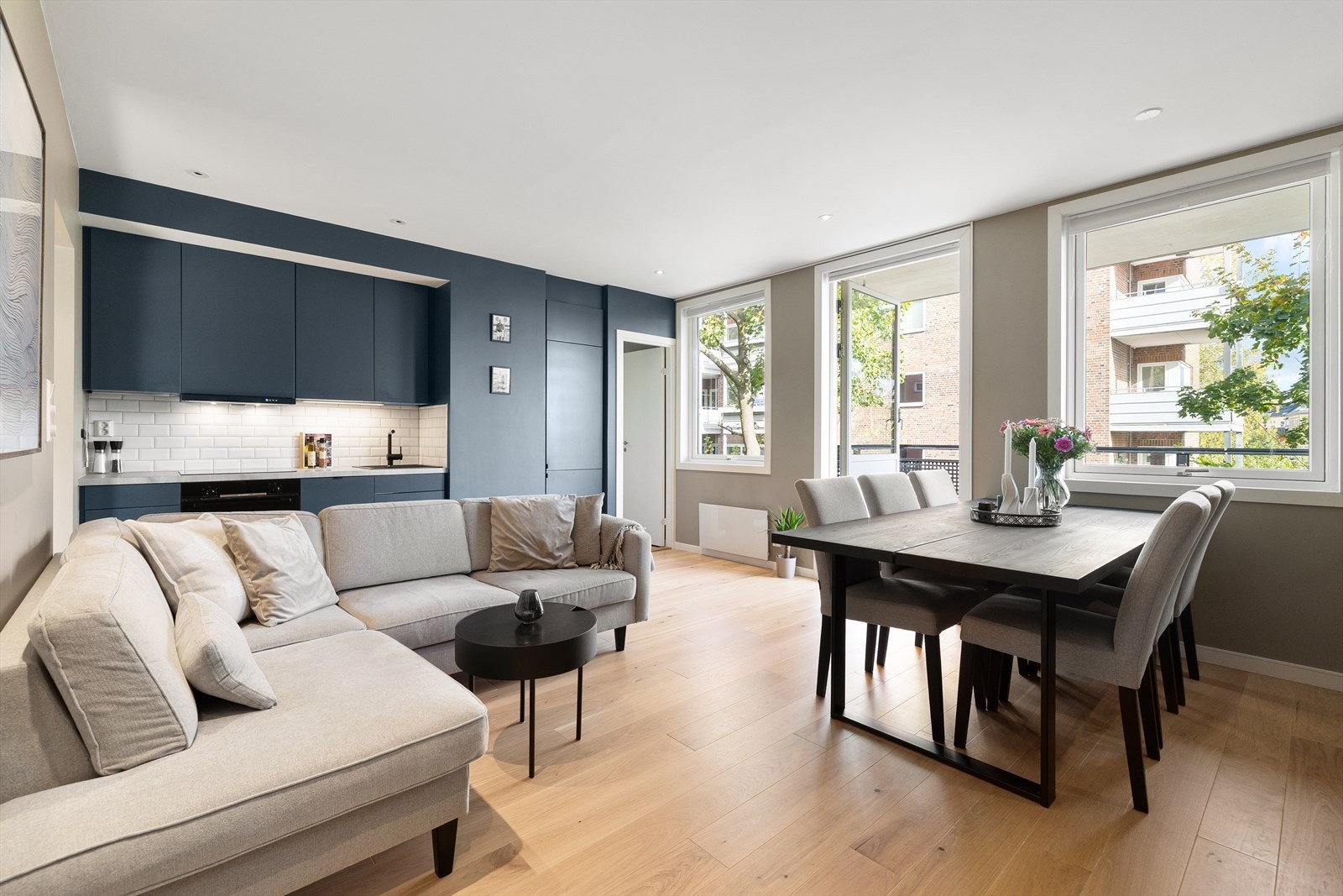 Velkommen til Munkedamsveien 74 - Presentert av Tony Solberg i Nordvik. Foto: André Aakermann Galleribilde