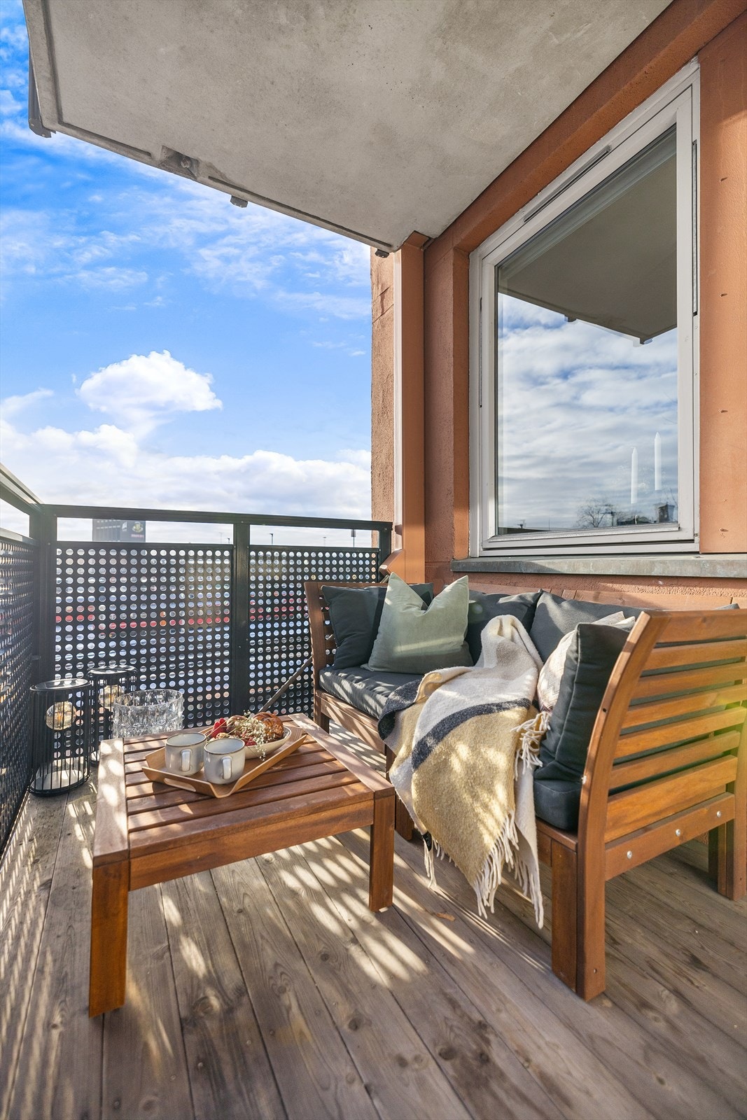 God plass til utemøbler og grill. Galleribilde