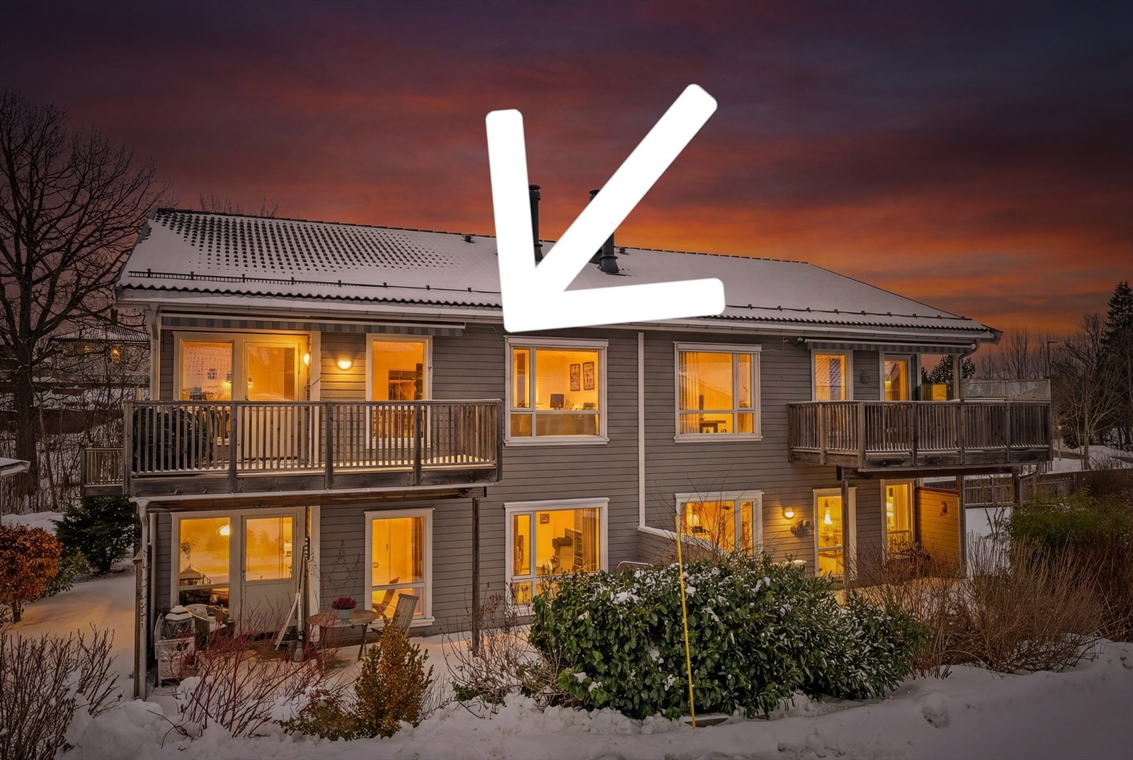 Romslig, vestvendt og hyggelig balkong, markiser Galleribilde