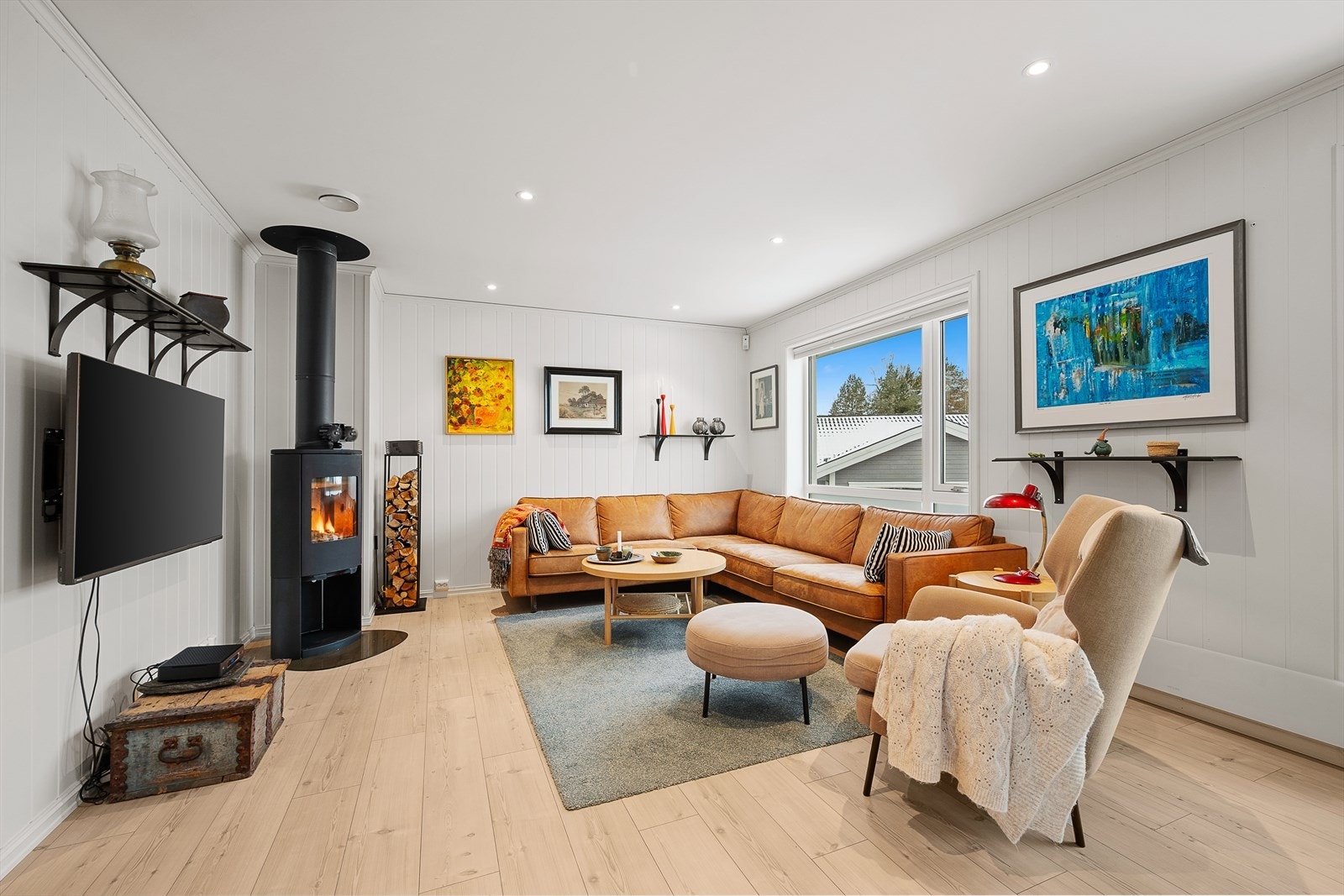 Pent med spotter i tak Galleribilde