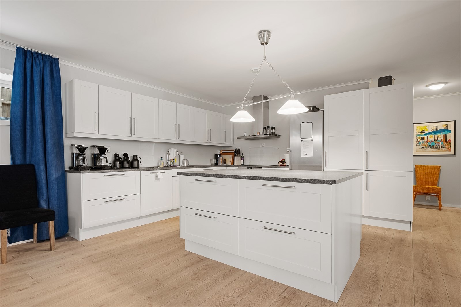 Innholdsrikt felles-kjøkken Galleribilde