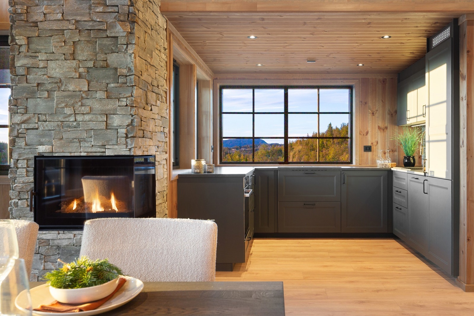 Kjøkken med integrerte hvitevarer Galleribilde