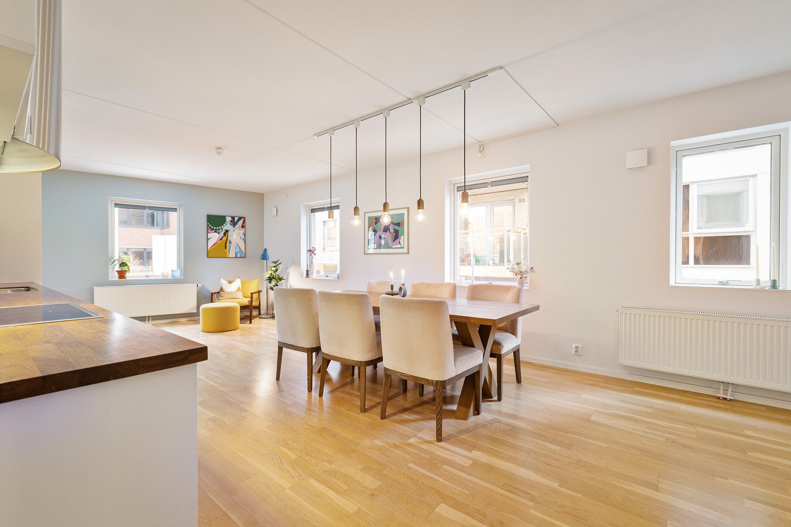 Vindusflatene slipper inn rikelig med naturlig lys, og skaper god romfølelse. Galleribilde