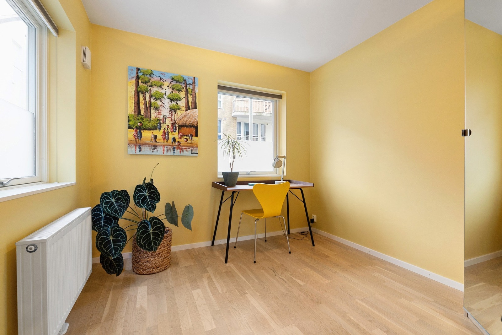 I dag brukes det siste soverommet som kontor, men kan selvsagt også innredes som et soverom. Galleribilde