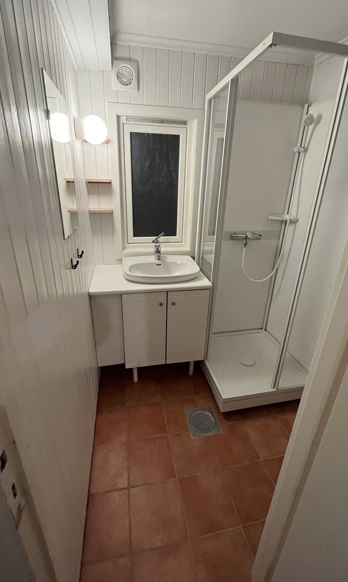 Bad med dusj. Galleribilde