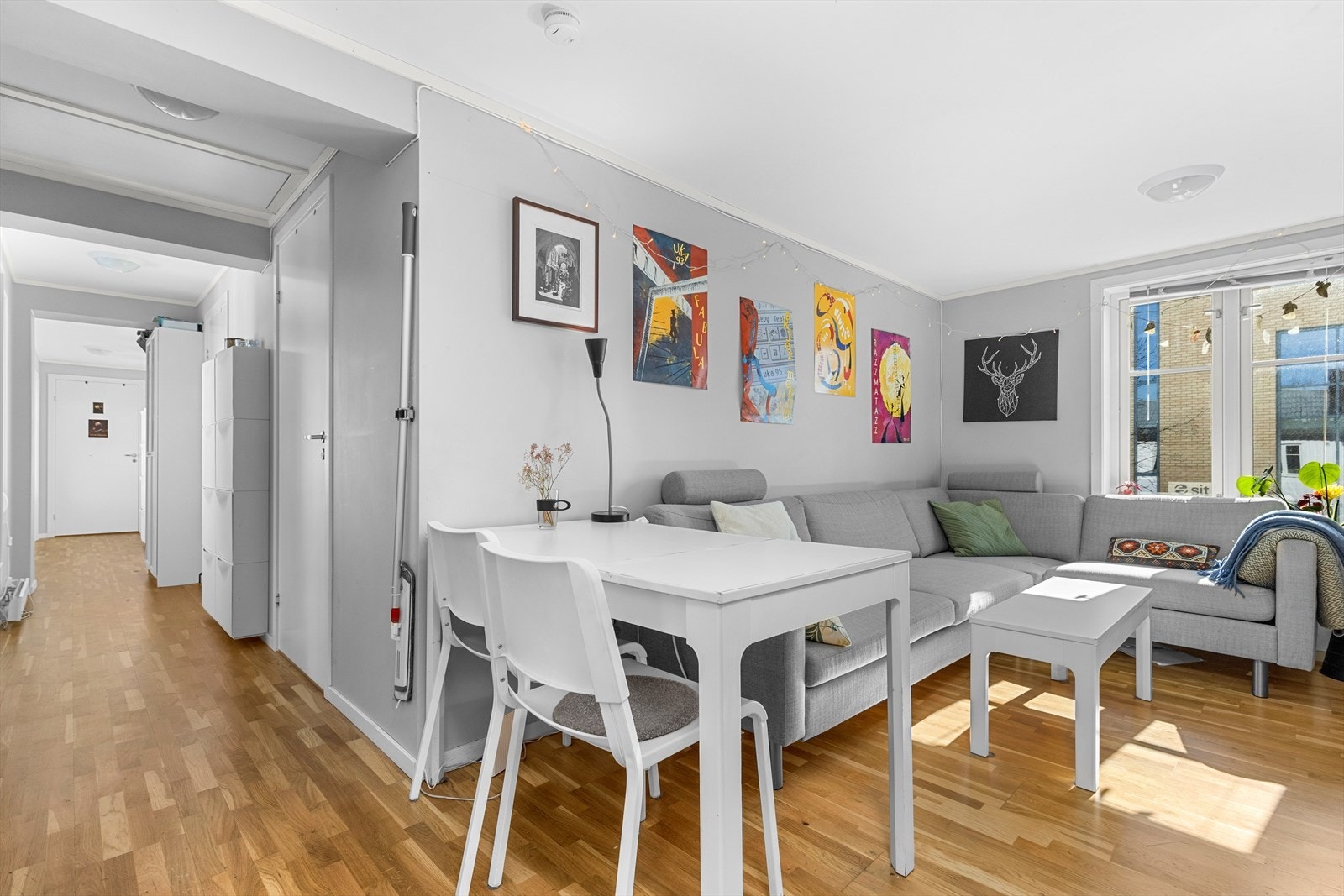 Stuen og kjøkkenet i 2. etasje er på 14,5m² Galleribilde