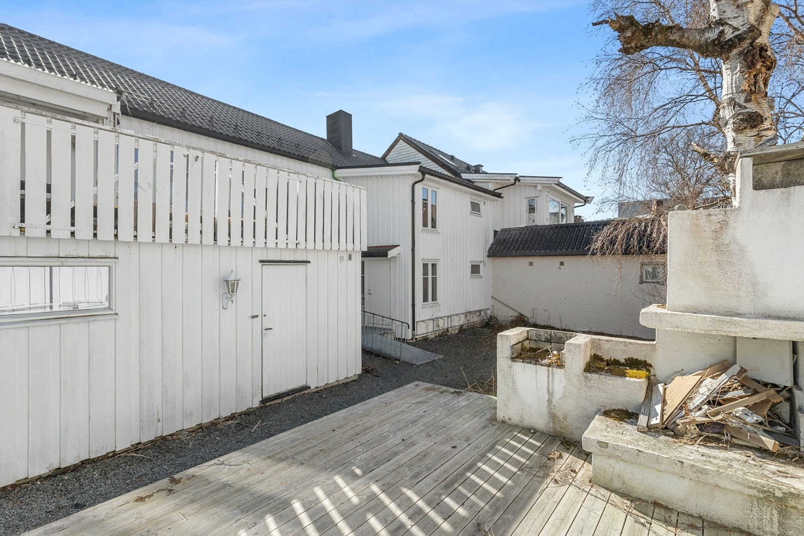 Transaksjonen gjennomføres ved salg av 100% av aksjene i Klostergata 38A AS. Galleribilde