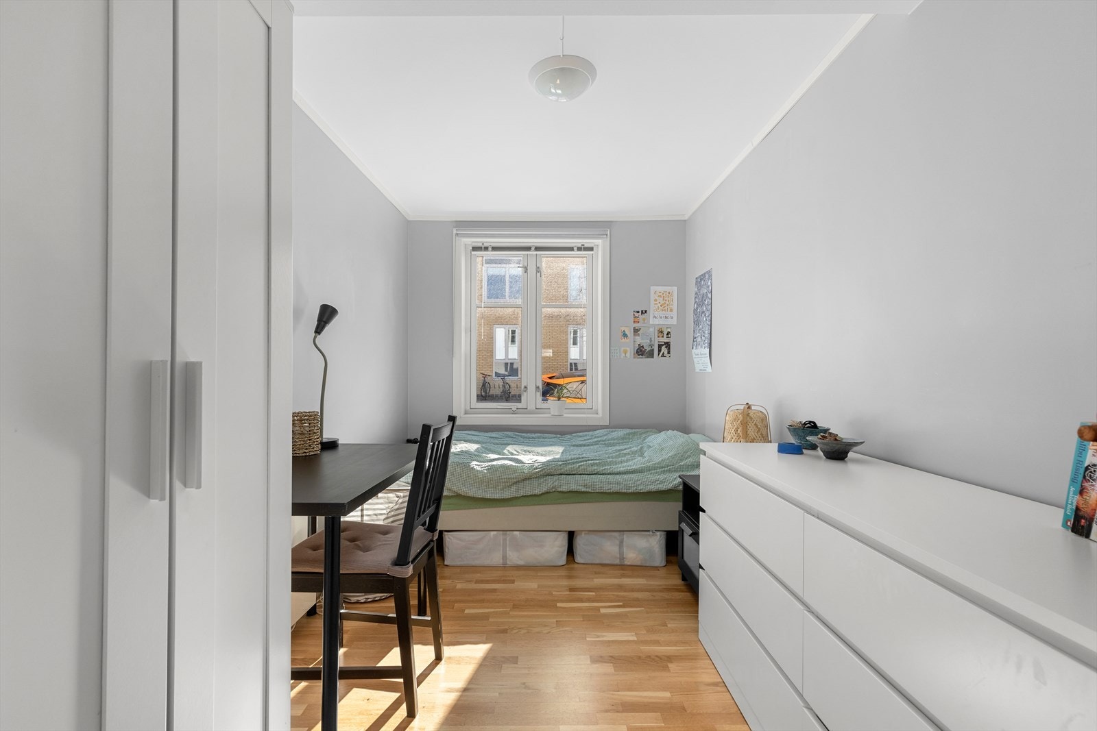 Det er 5 soverom i 1. etasje. Galleribilde