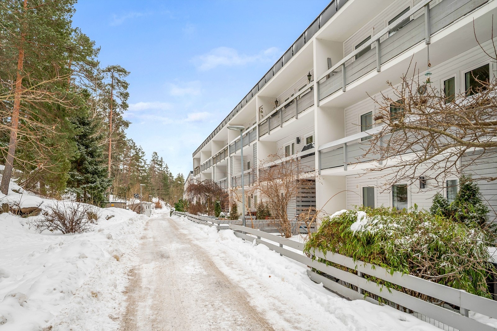 Leiligheten har en bod på hver terrasse og til sammen to boder i blokkens underetasje. Galleribilde