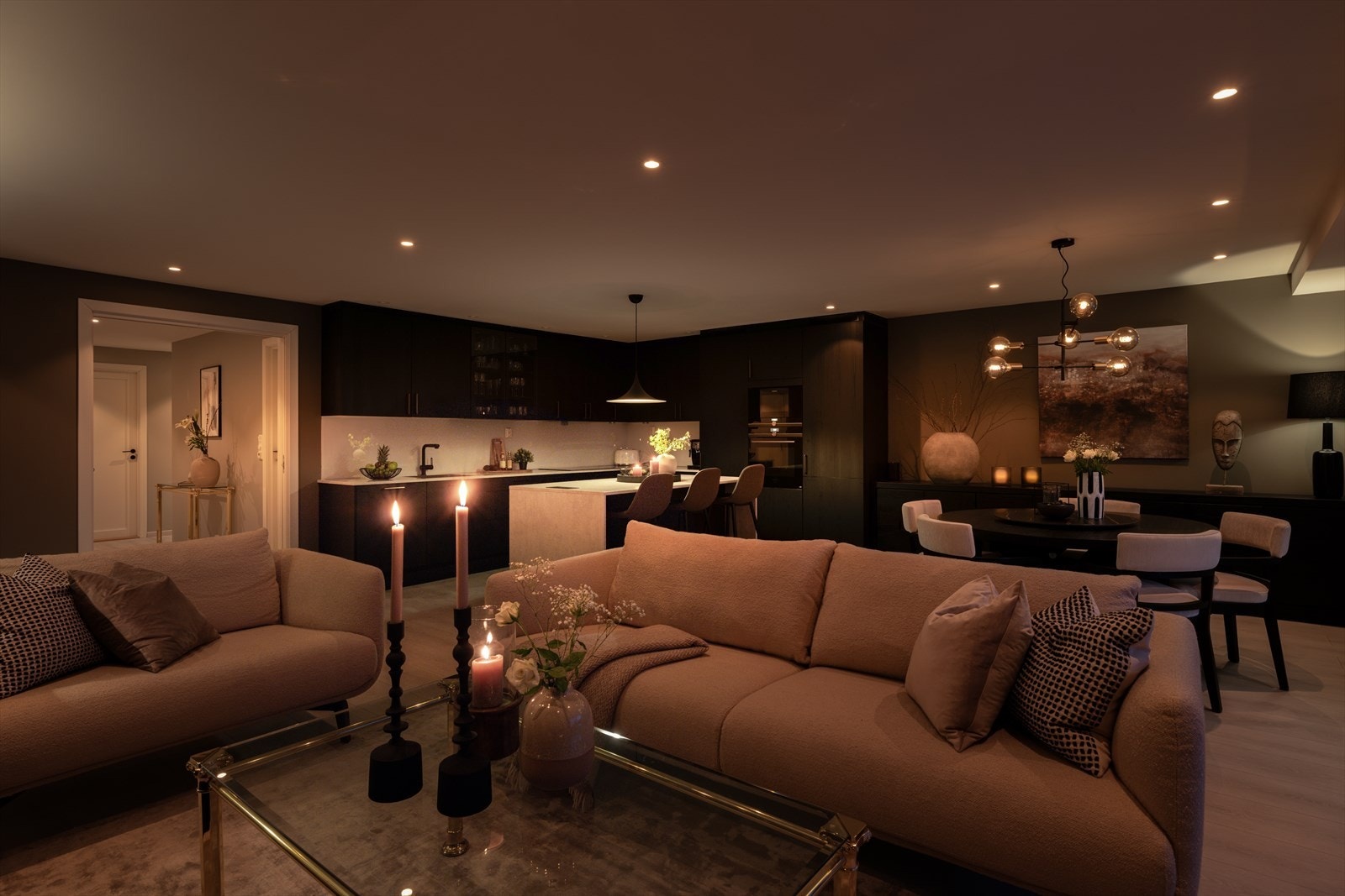 Leiligheten ble pusset opp i 2021 med gjennomtenkte materialvalg. Galleribilde