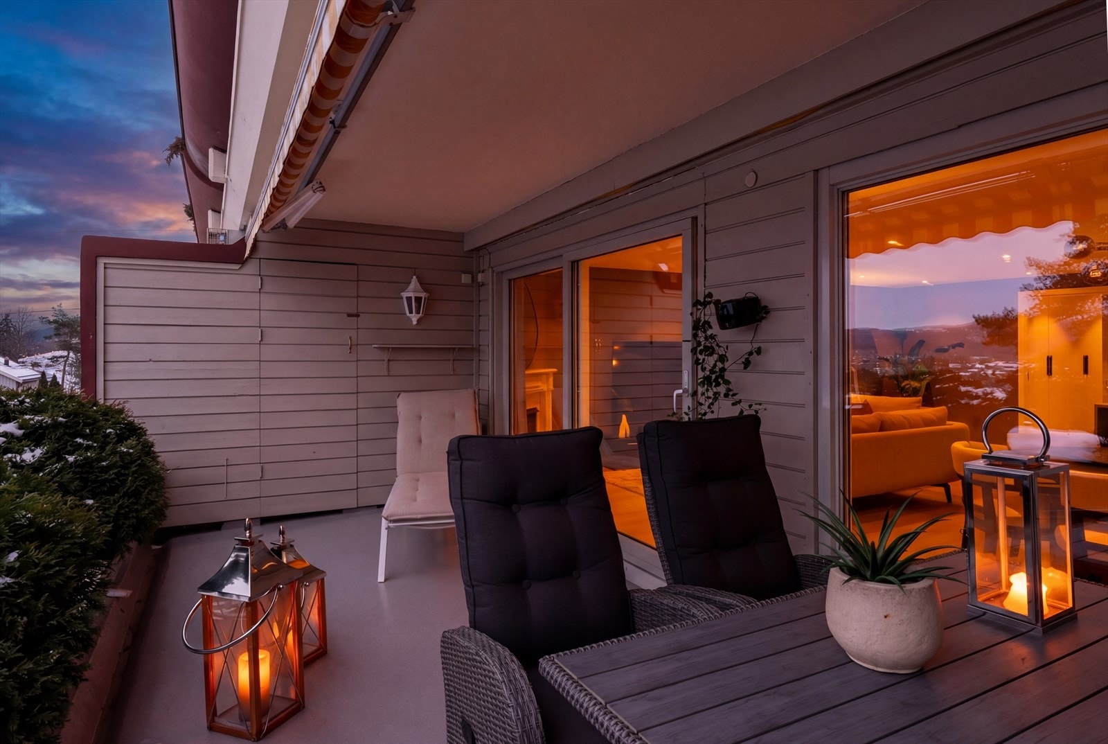 Balkongen har også en praktisk utebod på ca. 2,6 m² for ekstra lagring. Galleribilde