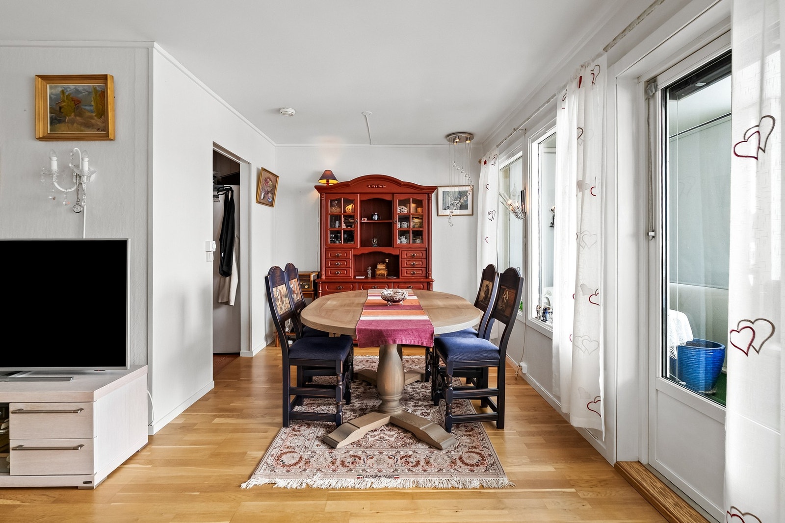 Gpd plass til spisebord Galleribilde