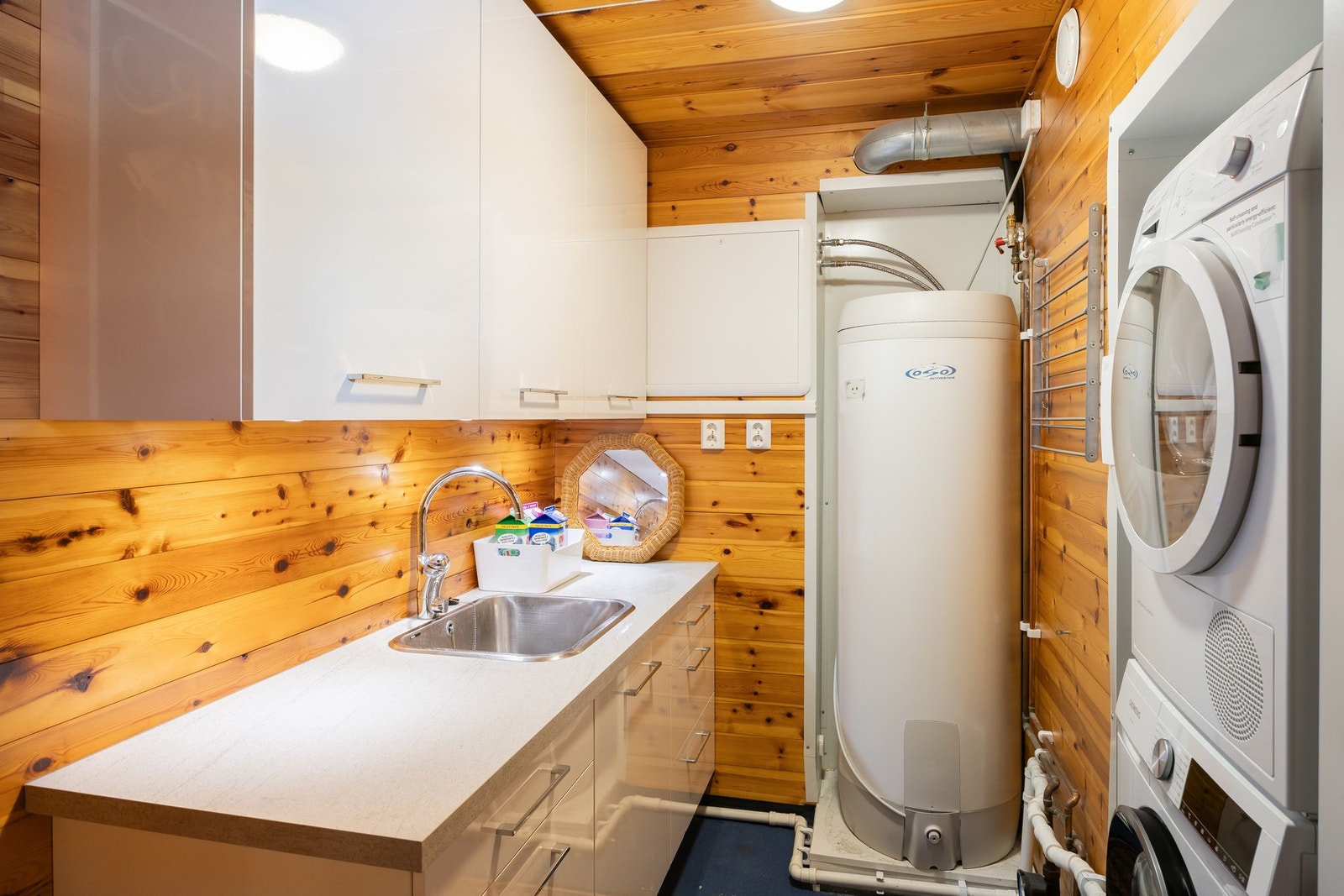 Romslig og funksjonelt vaskerom - en ettertraktet løsning. Galleribilde