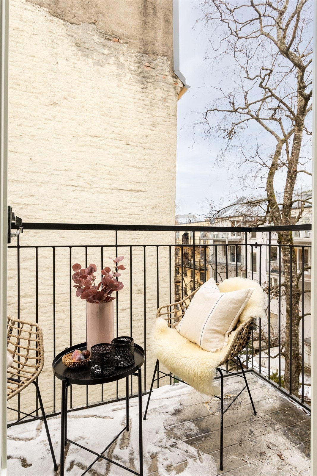 Sydvestvendt balkong på ca. 3 kvm. Galleribilde