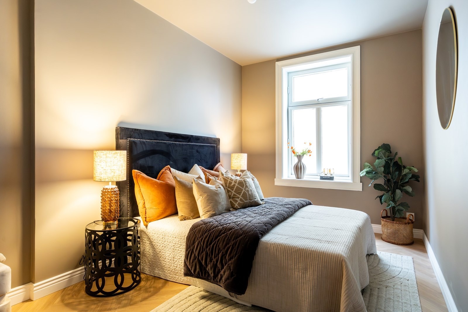 Romslig hovedsoverom med god plass til dobbeltseng og garderobe. Galleribilde