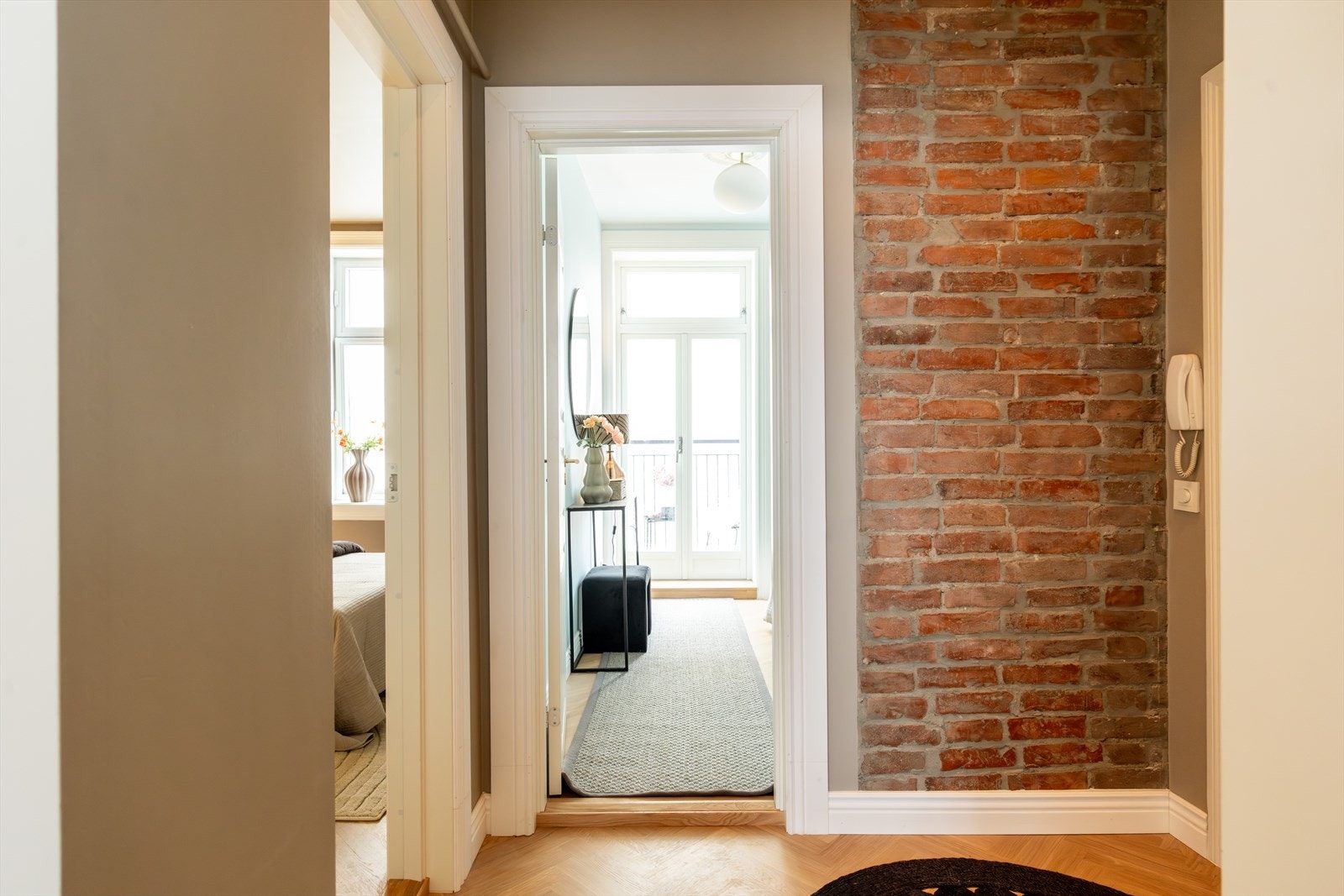 Der er dørcalling. Galleribilde