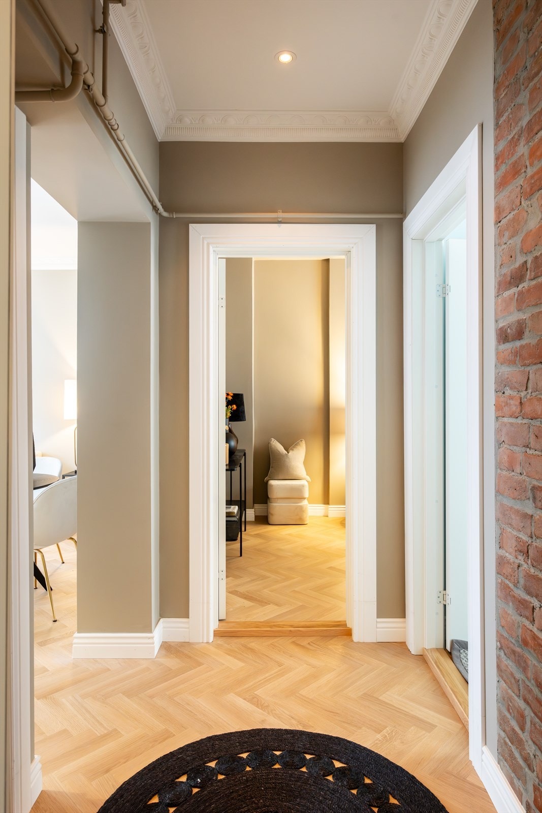 Entréen gir et godt førsteinntrykk, og er et fint første møte med leiligheten. Galleribilde