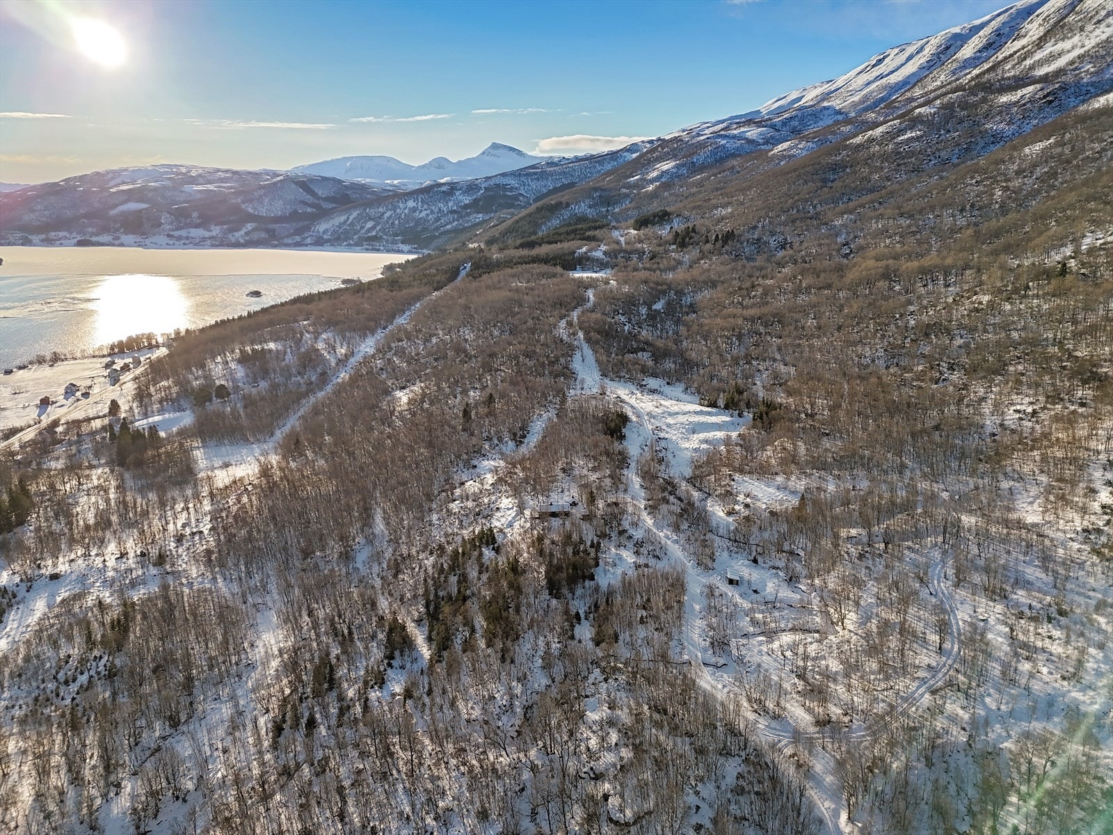 Hytten ligger usjenert og skjermet i nydelig natur Galleribilde