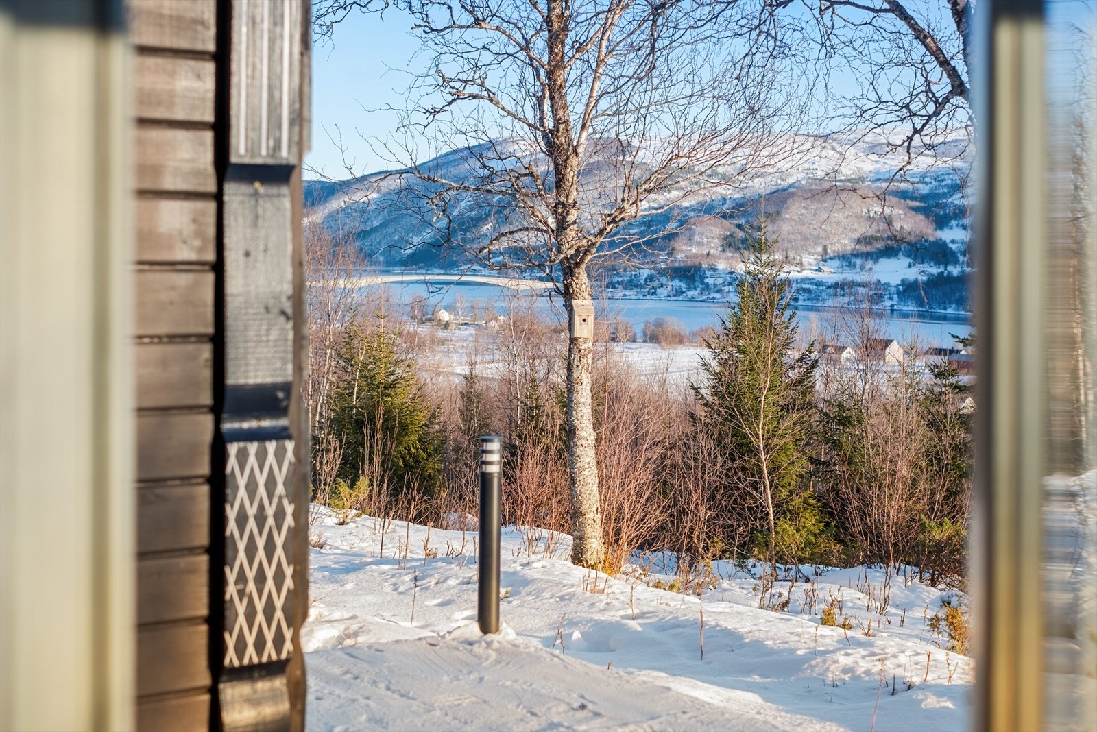 Her er det fint å sitte i hytteveggen og skue utover Galleribilde