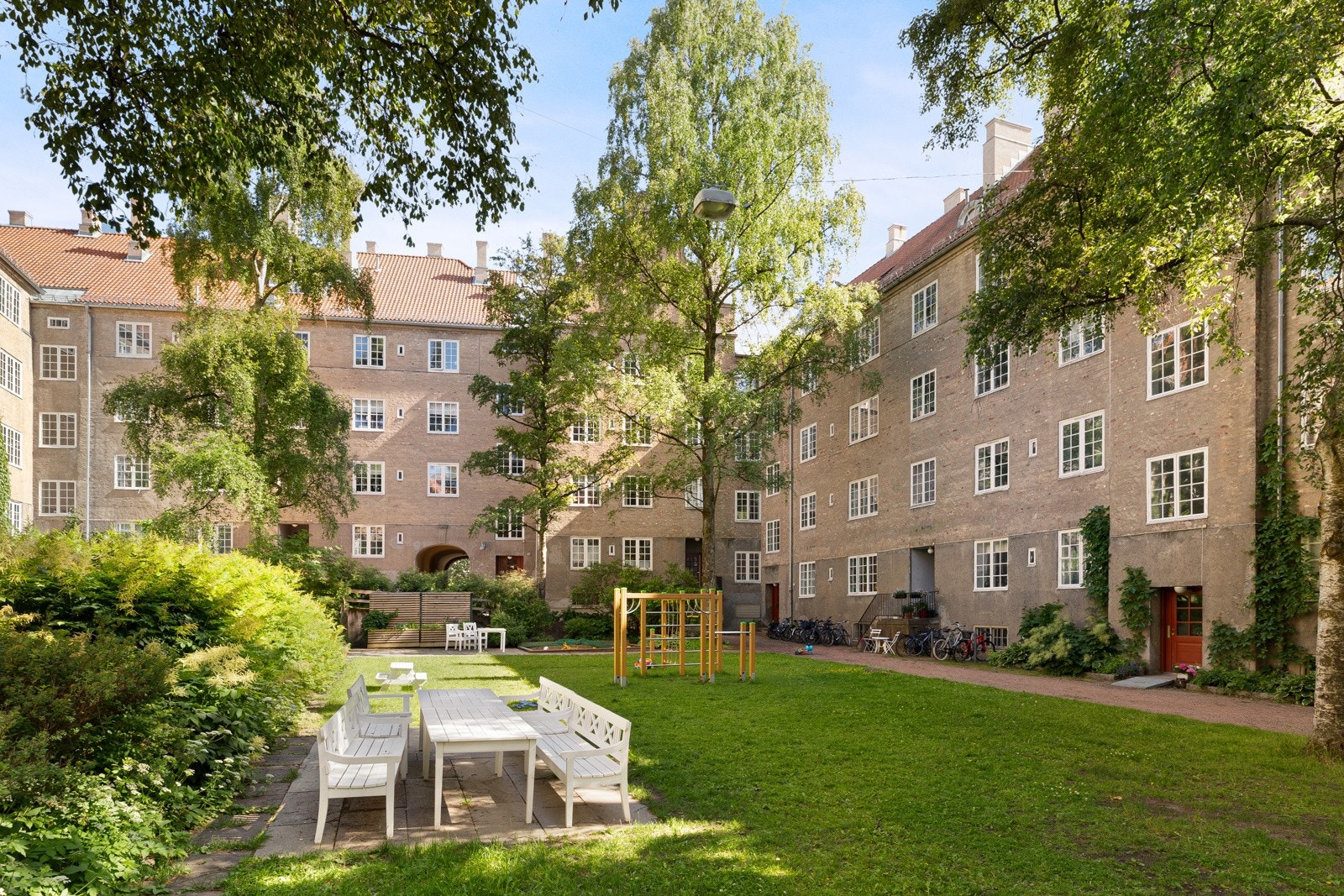 Jessenløkken med sin prisbelønnede bakgård Galleribilde