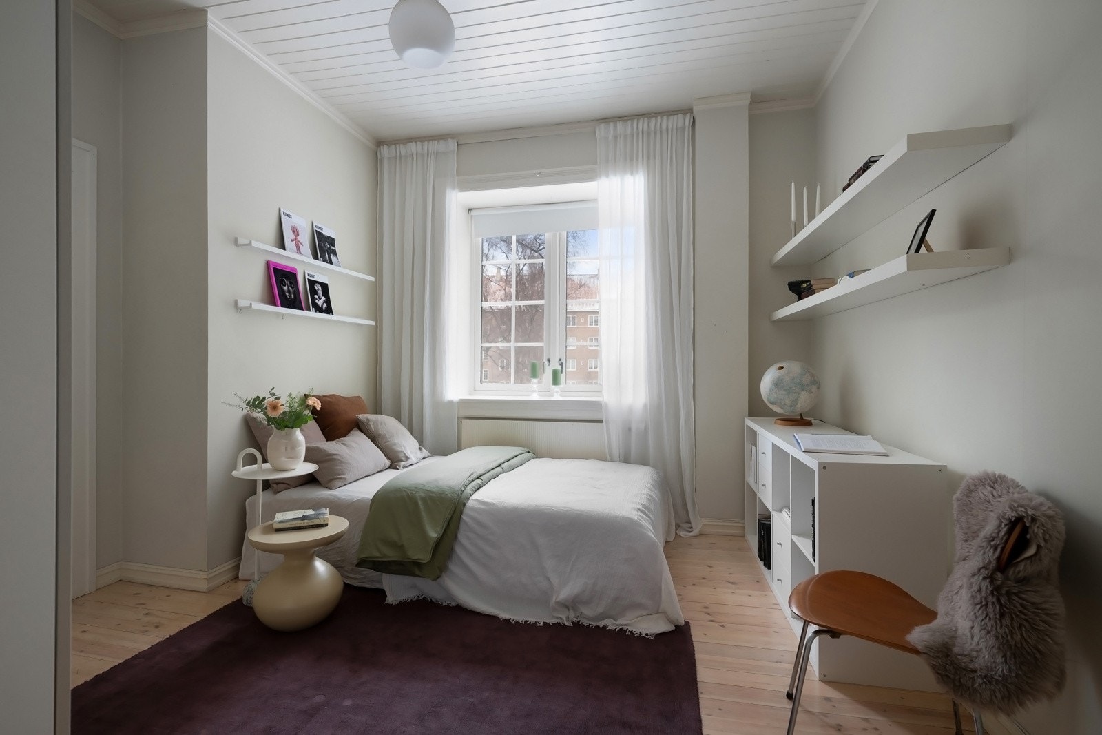 Soverom 2 mot bakgård Galleribilde