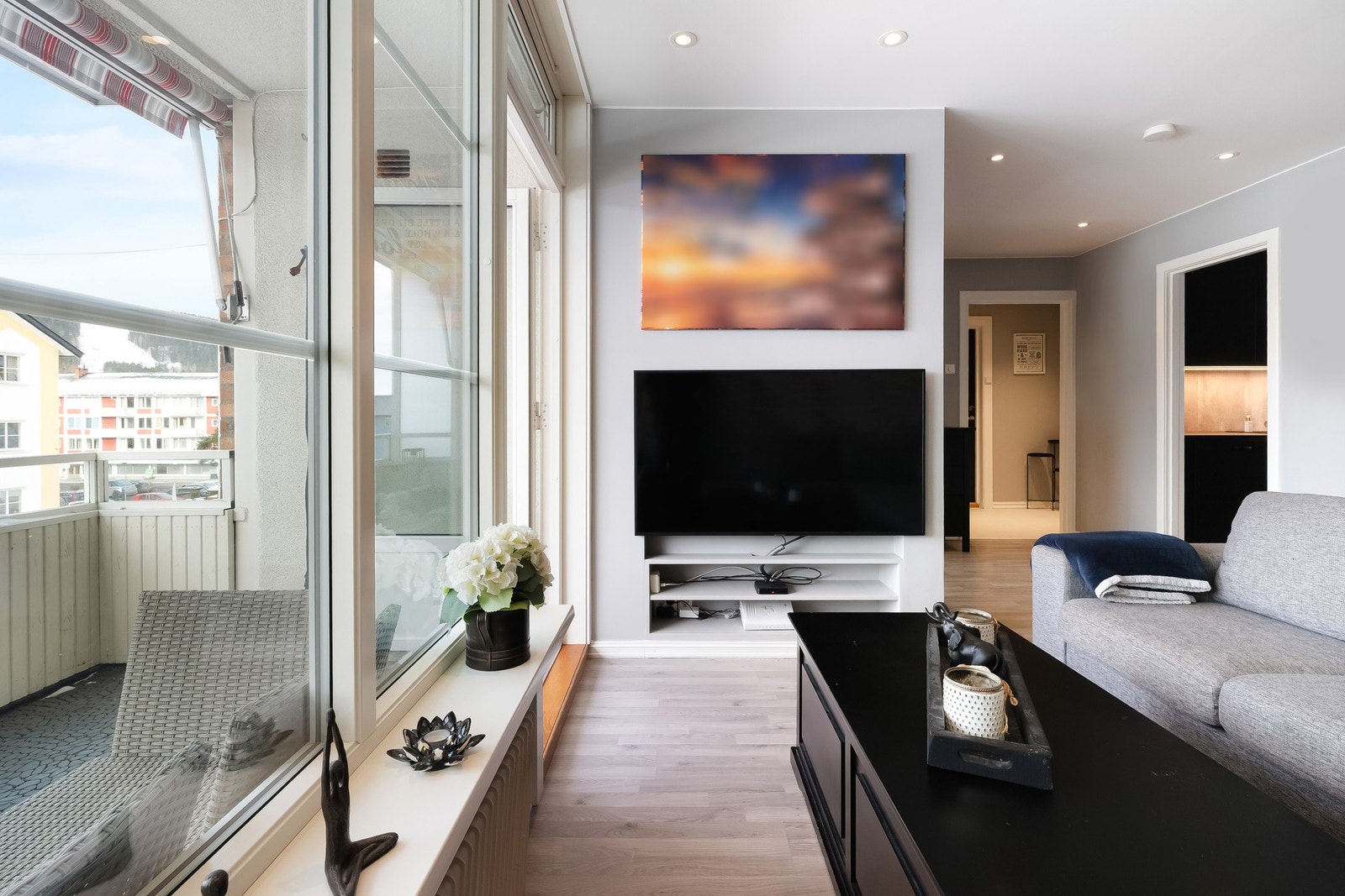 Kabel-tv og bredbånd er inkludert i felleskostnader. Galleribilde