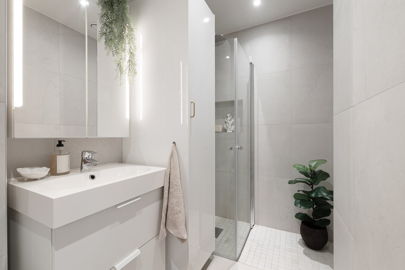 Badet ble pusset opp i regi av sameiet i 2020. Det ble samtidig gjennomført en full rørrehabilitering i hele gården. Galleribilde