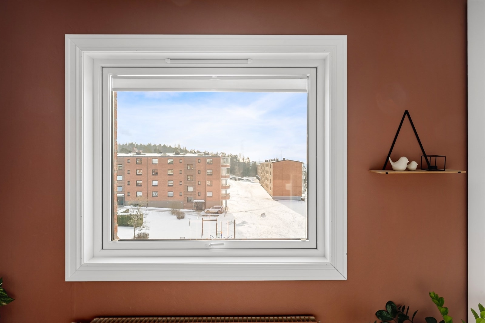 Hele leiligheten er utstyrt med nye vinduer med 2-lags glass fra 2021. Galleribilde