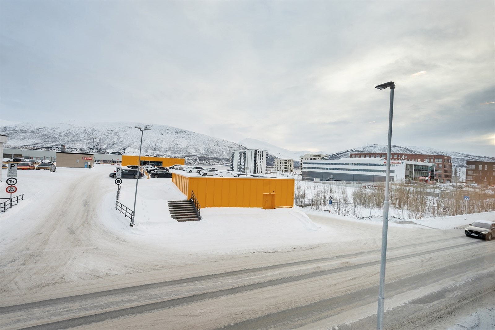 Utsikt mot sørøst. Galleribilde