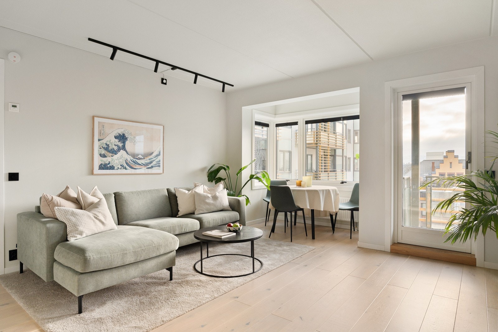 Her får du en nydelig hjørne- og utsiktsleilighet vendt mot rolig atrium uten trafikkstøy Galleribilde