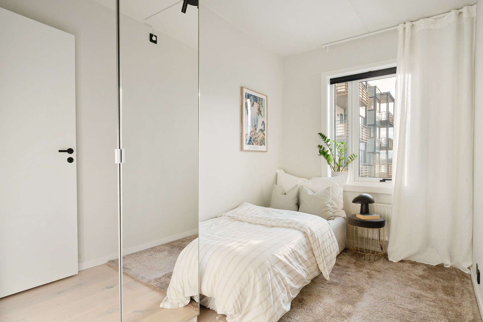 Soverom nummer to gir fleksibilitet i hverdagen og passer svært godt som barnerom, gjesterom eller hjemmekontor, alt etter behov. Galleribilde