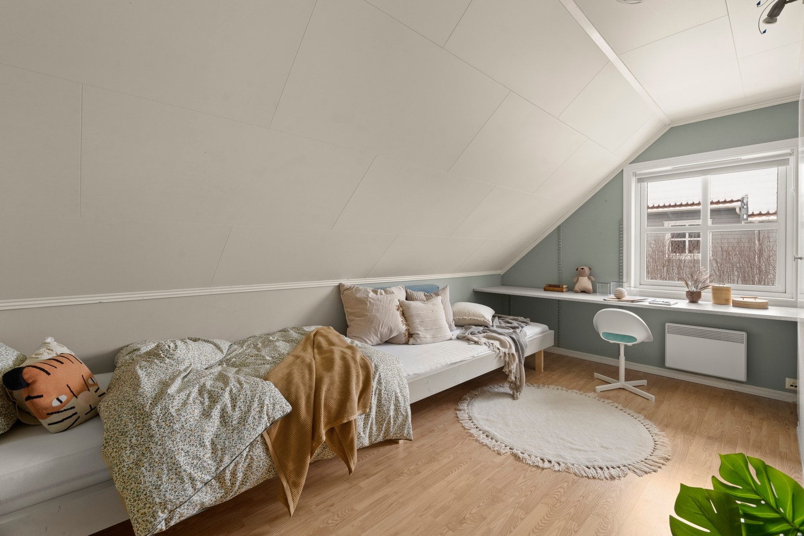 Soverom 3 har også plass til seng, skrivebord og annet møblement du måtte ønske deg. Galleribilde