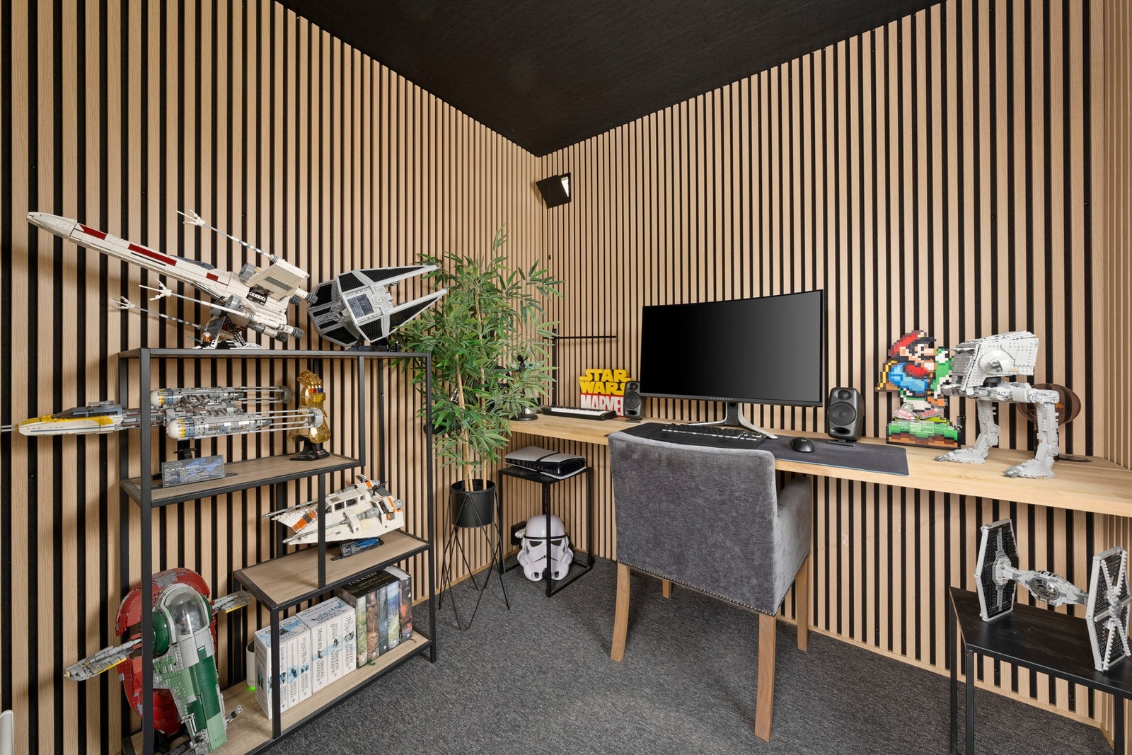 Isolert utvendig bod som i dag brukes som kontor/spillerom. Galleribilde