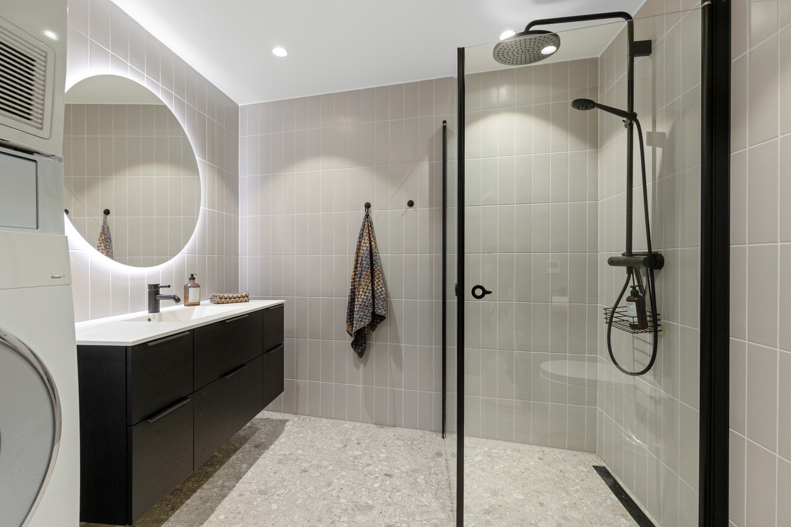 Lekkert bad II med opplegg for vaskesøyle Galleribilde