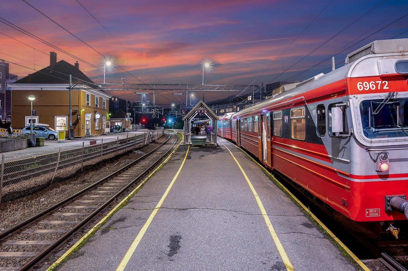 Gangavstand (ca. 10-12 minutter) til Kolbotn stasjon som tar deg raskt til Oslo Galleribilde