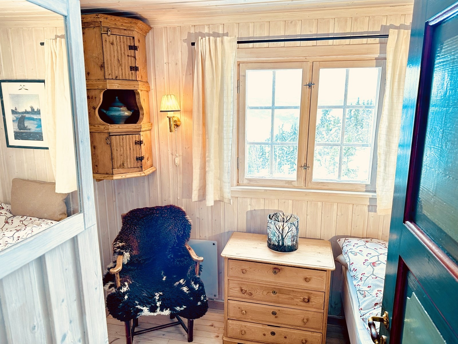 Dette soverommet har adkomst fra spisestuen. Galleribilde