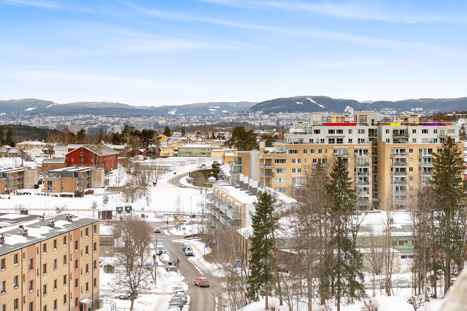 Bøler T-banestasjon ligger ca. 5 minutter unna, med 18 minutters reisetid til sentrum. Galleribilde