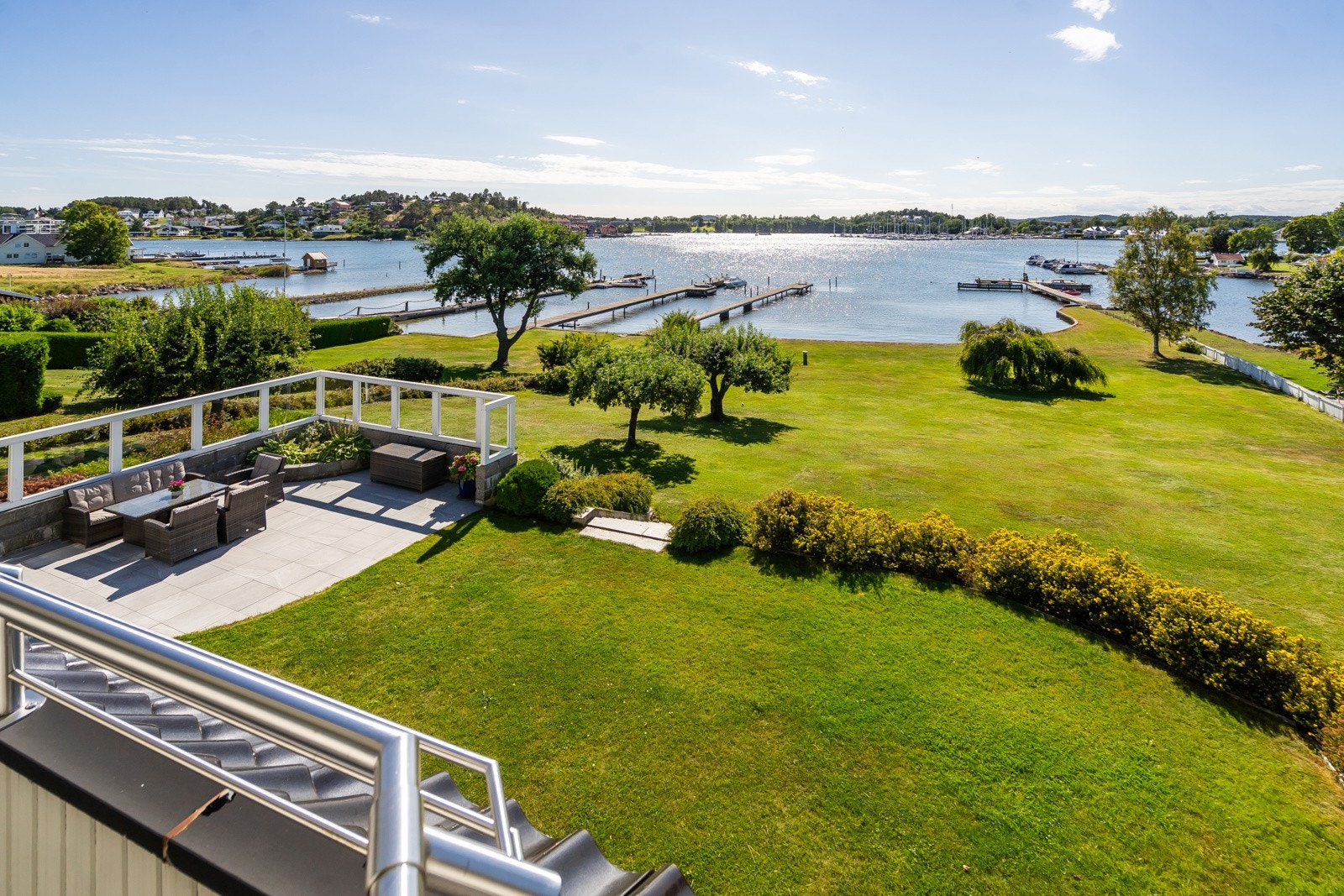 Stor, parkmessig hagetomt på hele 4,2 mål Galleribilde