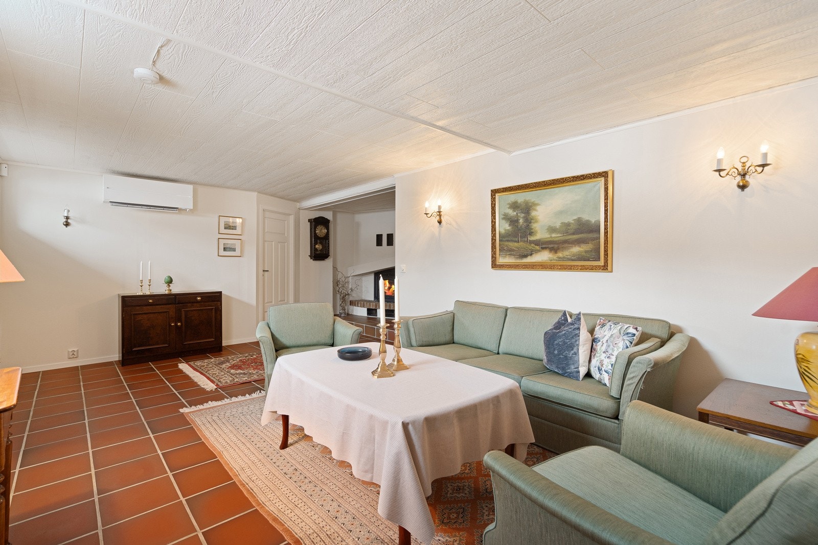 Kjellerstue med peis Galleribilde