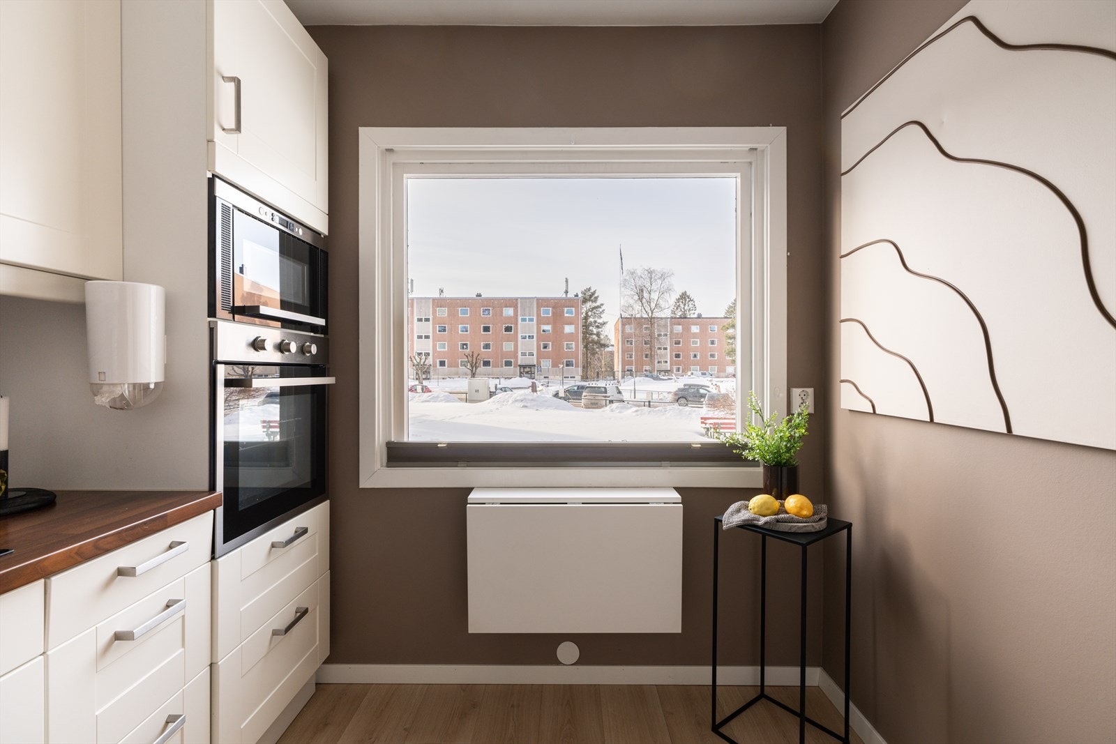 En smart, vegghengt spiseplass gir fleksibilitet i hverdagen. Galleribilde