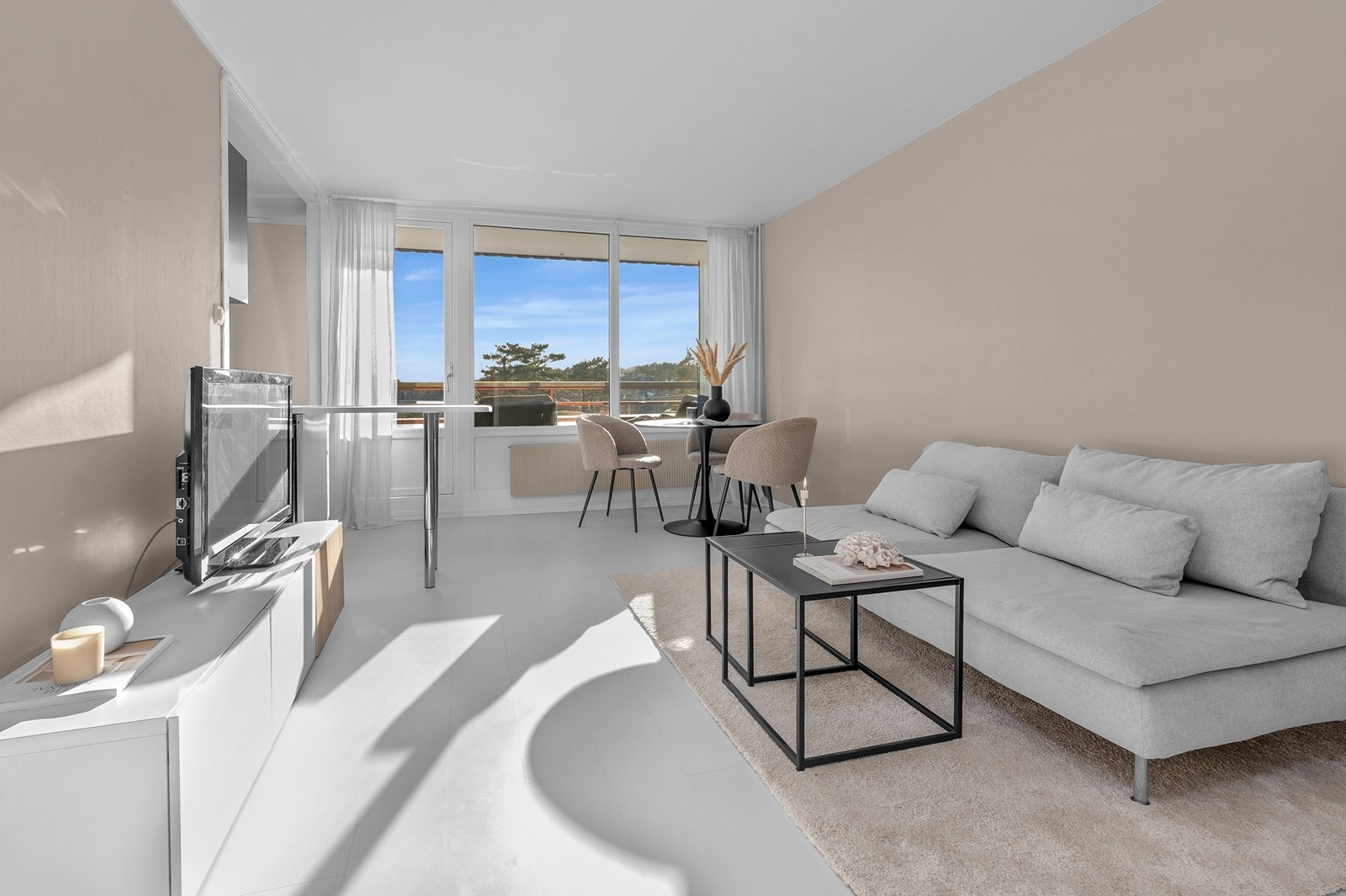 Flott 2 roms leilighet med solrik balkong og attraktiv beliggenhet. Galleribilde