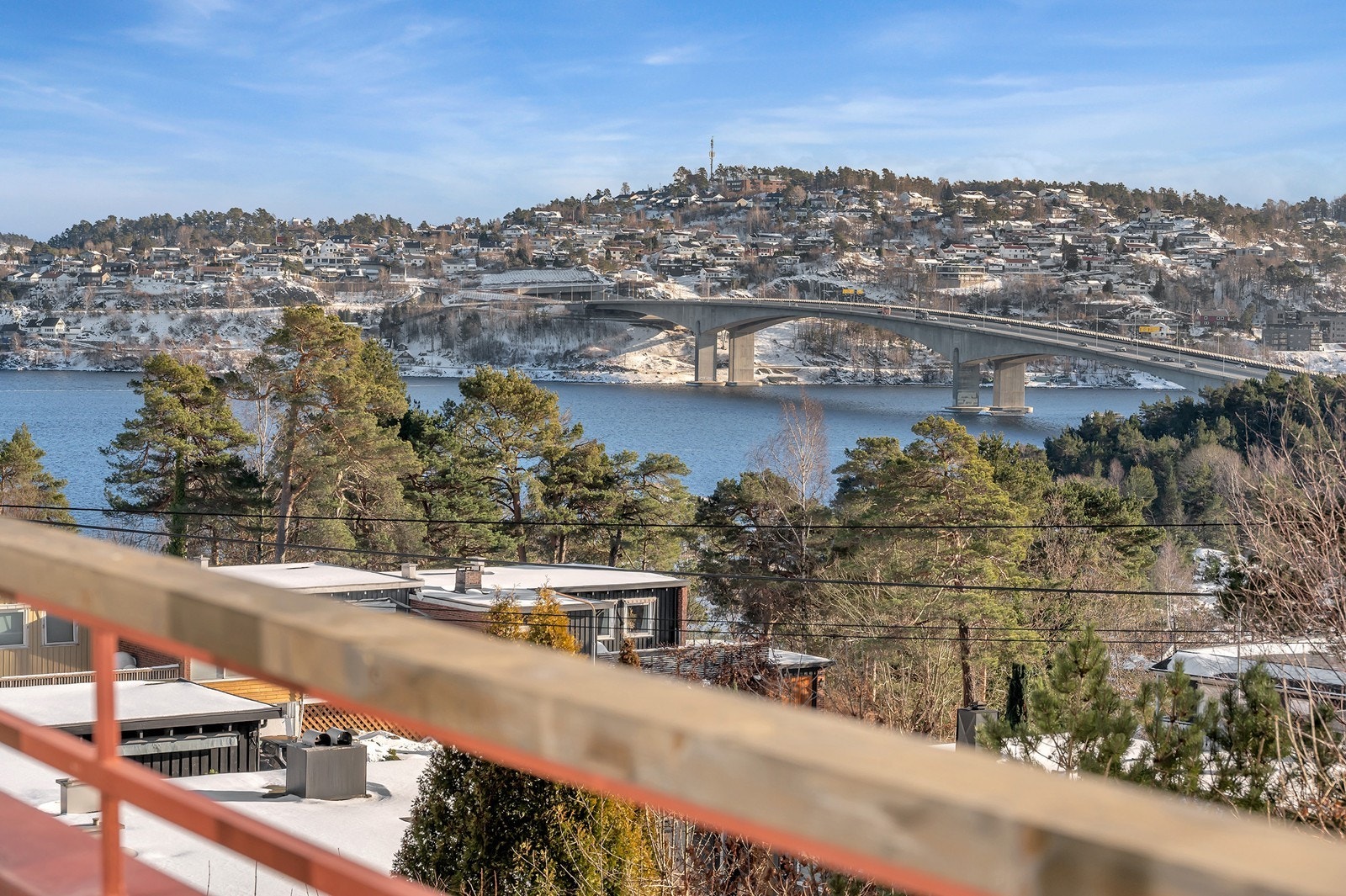 Solrik veranda. Galleribilde